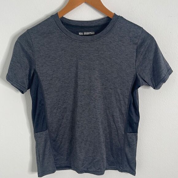 🌟3/20 NWOT Real Essentials athletic shirt.  Size Boys Large. - Picture 1 of 3